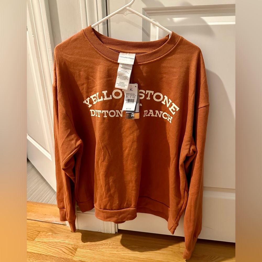Yellowstone Show Graphic Sweatshirt NWT size XL